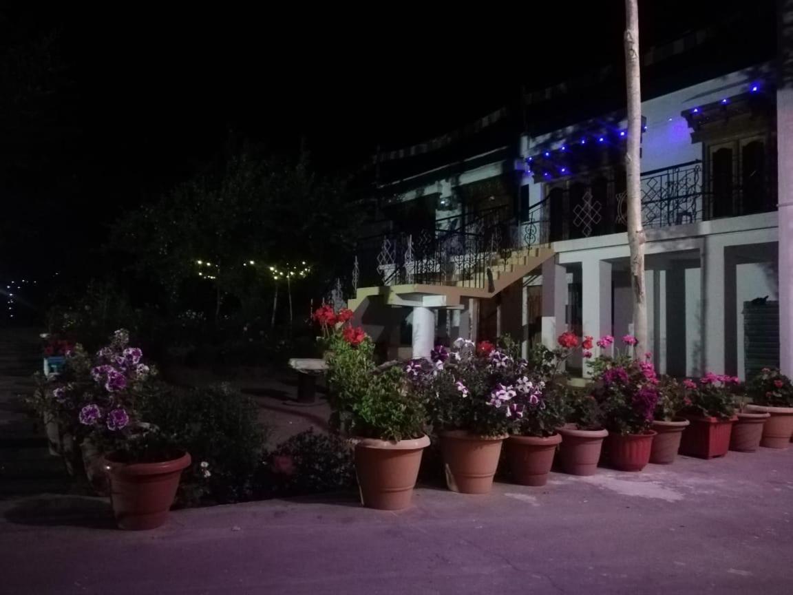 Sernang Homestay Hundar Exterior photo