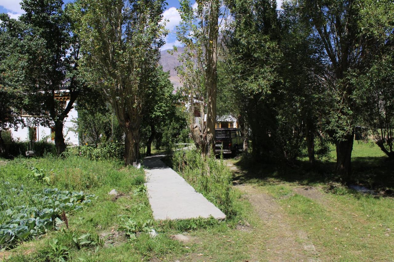 Sernang Homestay Hundar Exterior photo