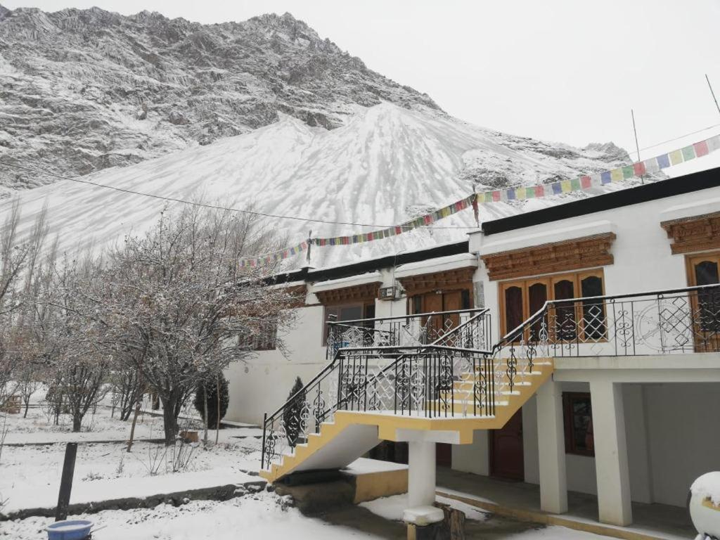 Sernang Homestay Hundar Exterior photo