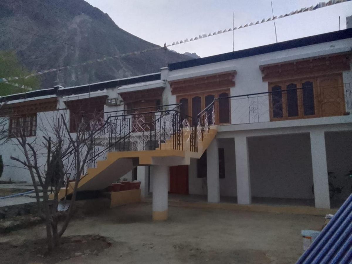 Sernang Homestay Hundar Exterior photo