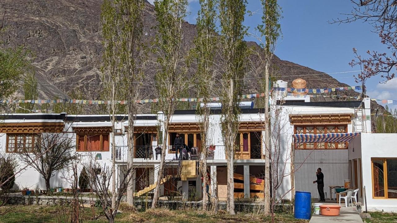 Sernang Homestay Hundar Exterior photo