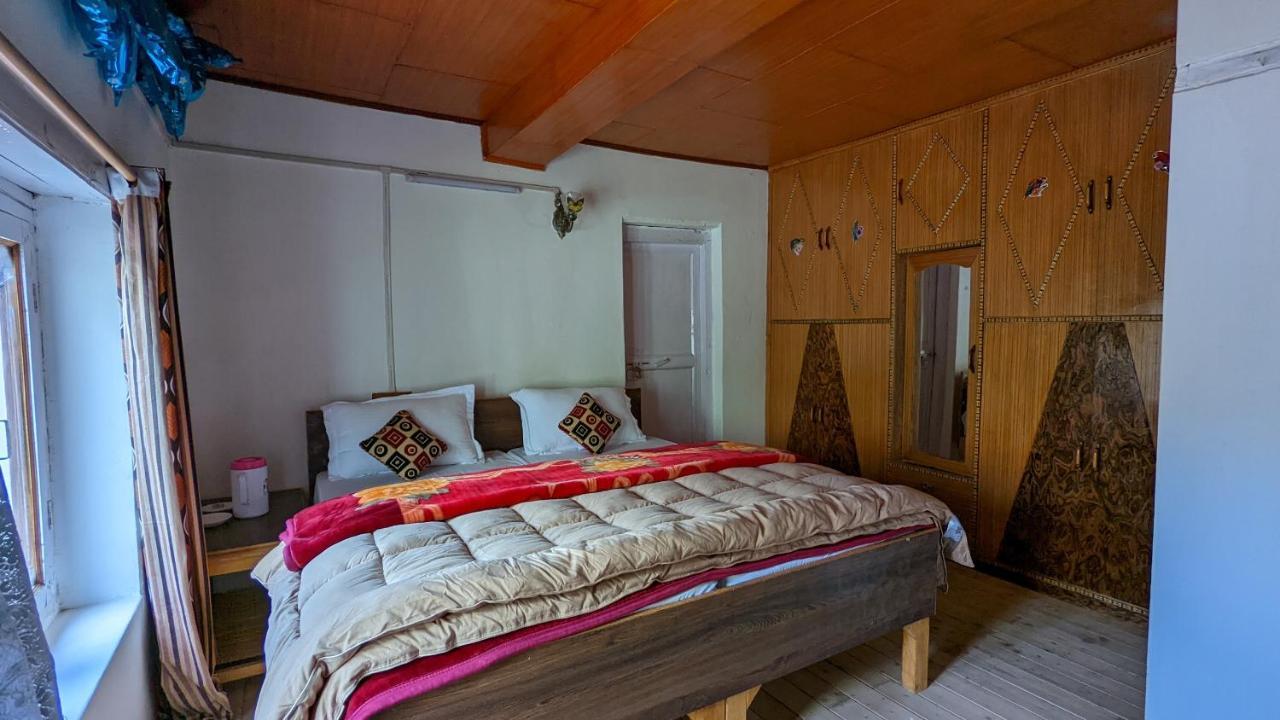 Sernang Homestay Hundar Exterior photo